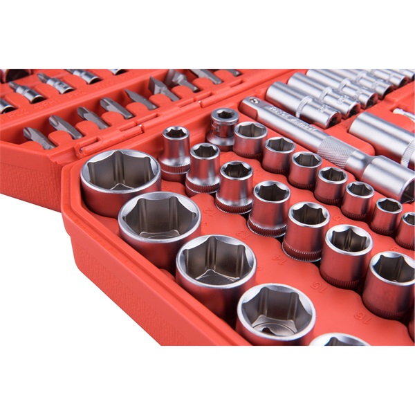 dugókulcs klt., CV., racsnis 45fog ; 1/4" és 1/2", 110db, 4-32mm, 32db bit(lapos, kereszt,imbusz,torx), gyertyakulcs