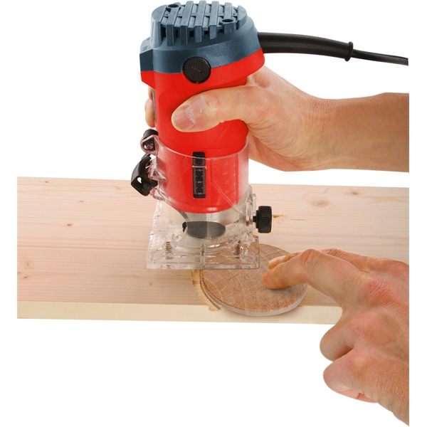 élmarógép, 500W, befogás: 6mm, 33.500 ford/perc, 1,3 kg